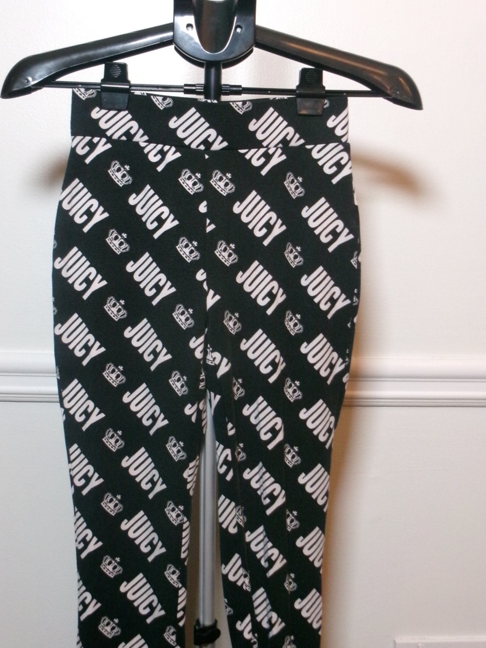 Juicy Couture Black & White All Over Logo Print Leggings Size Small